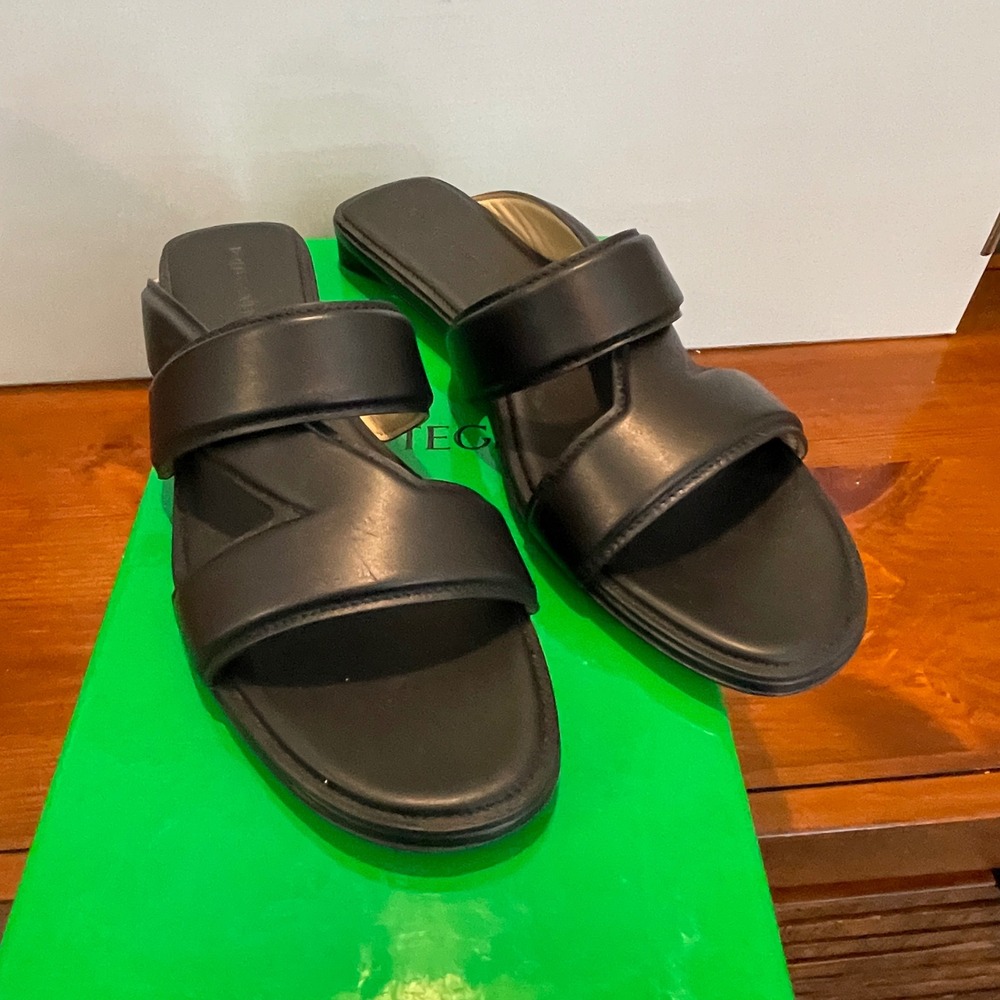 Bottega Veneta 651374 Women's Black Calf Leather Sandals Shoes Black, 38 - Picture 9 of 15